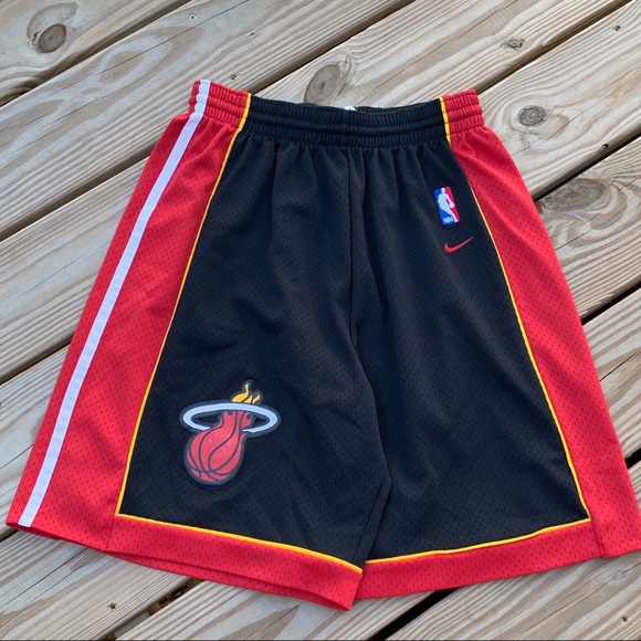 Nike Other - VTG NIKE MIAMI HEAT SWEN BASKETBALL SHORTS SZ L